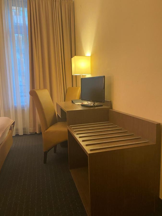 Single Room,1162990224:JPEG